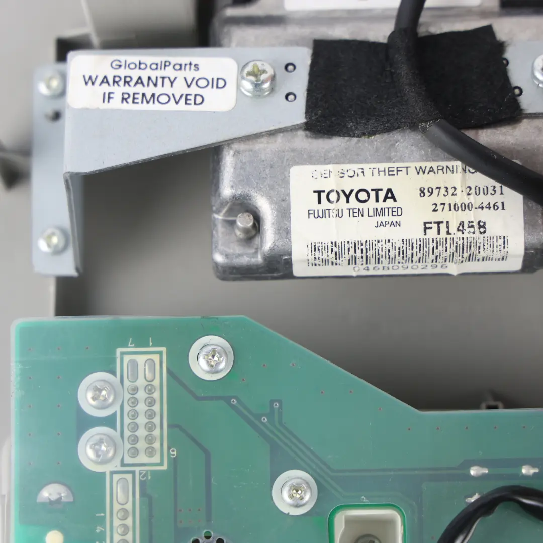 Toyota Avensis T270 Interior Roof Courtesy Reading Light Lamp Panel 89732-20031 - SKU 6340142020 - Part number 6340142020