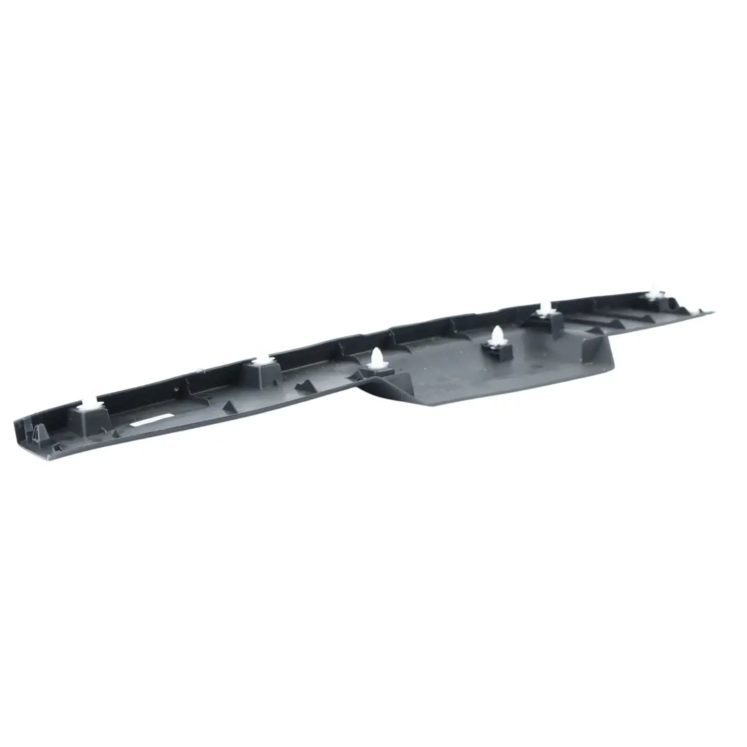 Panel Moldura Portón Trasero Superior Gris Oscuro para Toyota Auris E15 con número de pieza 6479002030B1 Toyota Auris E15 Panel Moldura Portón Trasero Superior Gris Oscuro - SKU 6479002030B1 - Número de pieza 6479002030B1
