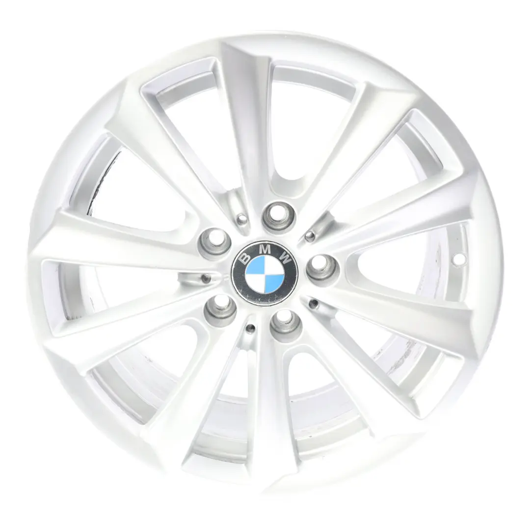 Llanta de aleación BMW F10 F11 F12 17" radios en V 236 8J ET:30 para con número de pieza 6780720 Llanta de aleación BMW F10 F11 F12 17" radios en V 236 8J ET:30 - SKU 6780720-SL2 - Número de pieza 6780720