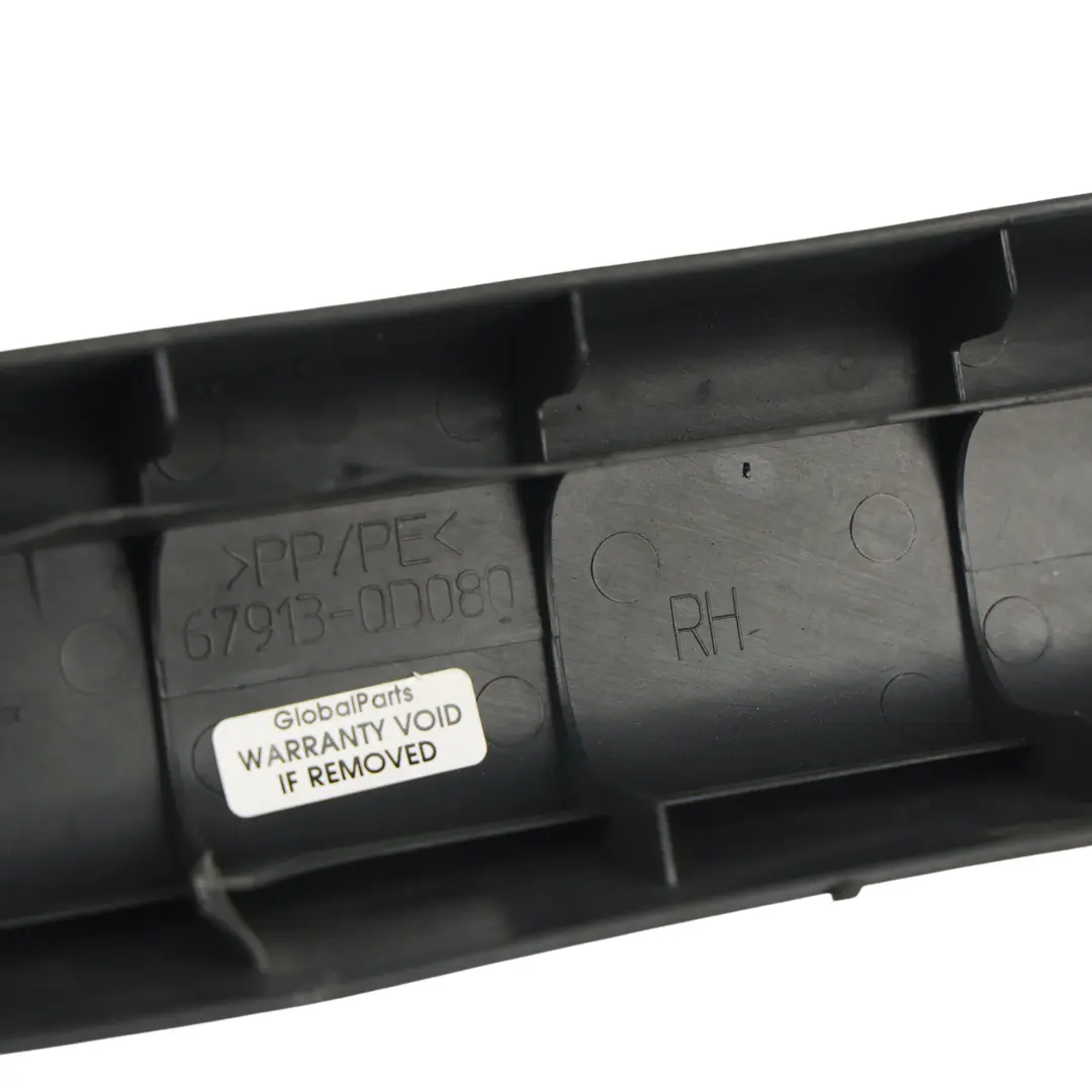 Toyota Yaris P9 Seuil Porte Avant Droite Gris Foncé 67913-0D080 - SKU 679130D080B0 - Numéro de pièce 679130D080B0