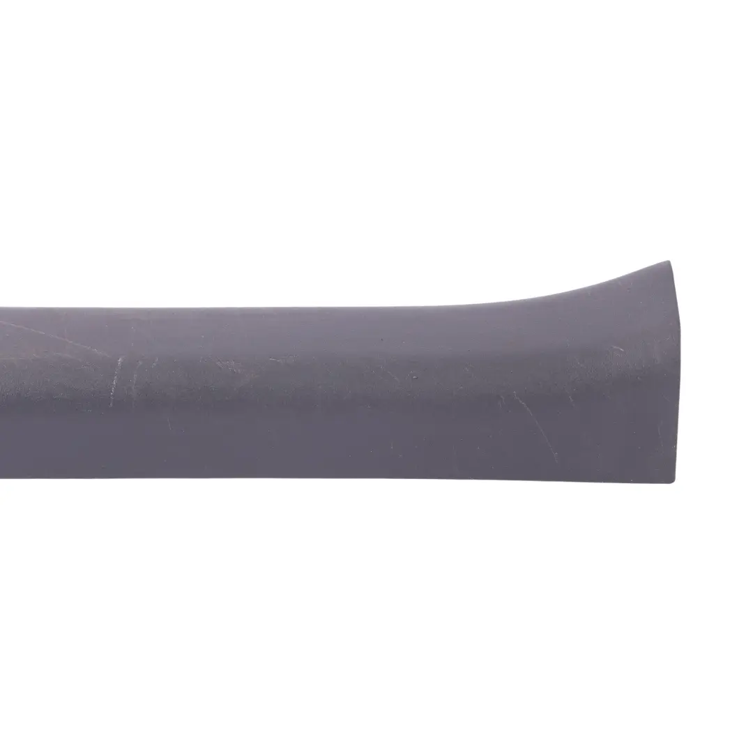 Toyota Yaris P9 Garniture Seuil Porte Avant Gauche Gris Foncé 67914-0D080 - SKU 679140D080B0 - Numéro de pièce 679140D080B0
