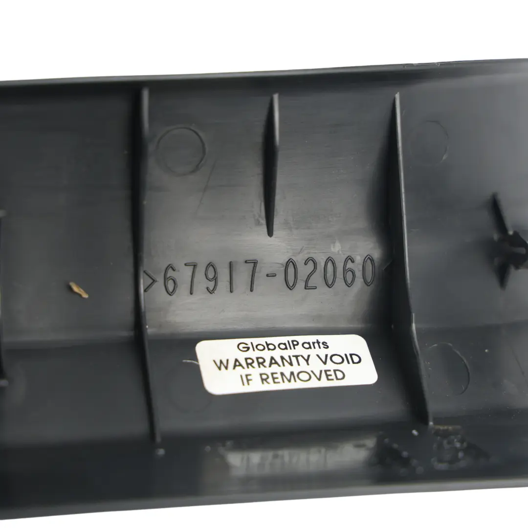 Modanatura Porta Posteriore Destra Grigio Scuro per Toyota Auris E15 con numero di parte 6791702060B1 Toyota Auris E15 Modanatura Porta Posteriore Destra Grigio Scuro - SKU 6791702060B1 - Numero di parte 6791702060B1
