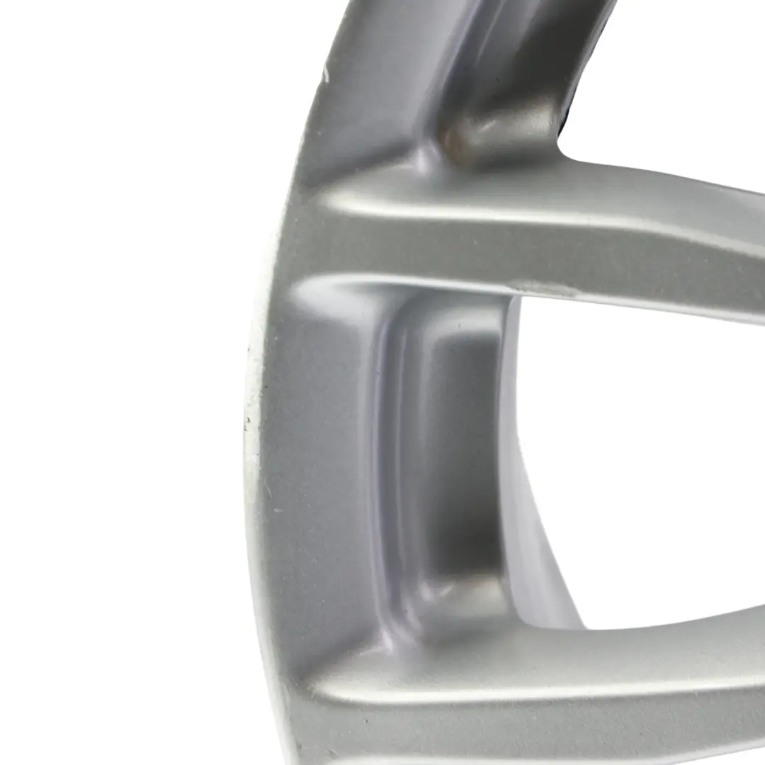Felga Aluminiowa Srebrna 16" 7J ET:40 do BMW F20 F21 F22 F23 o numerze 6796202 BMW F20 F21 F22 F23 Felga Aluminiowa Srebrna 16" 7J ET:40 - SKU 6796202-SL1 - Numer Części 6796202