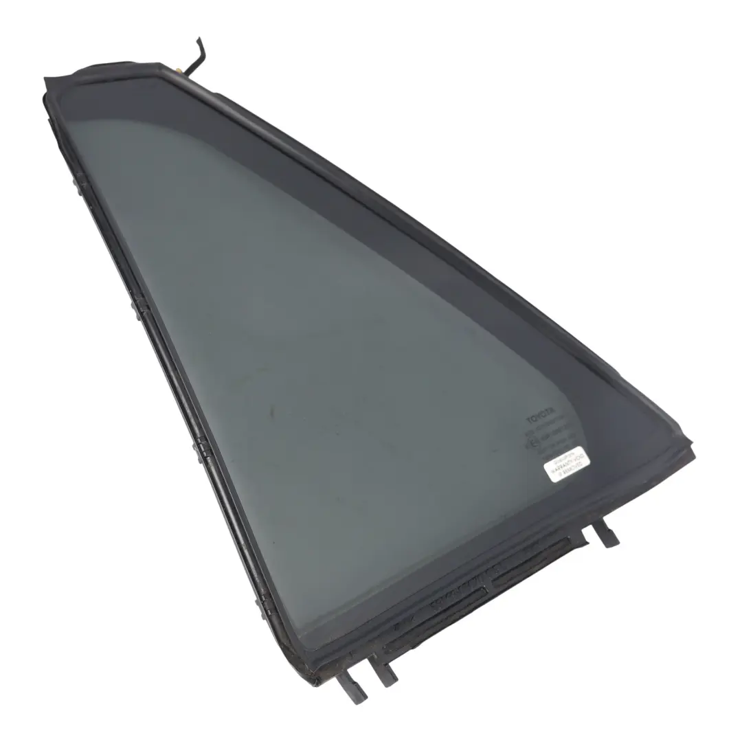 Vetro Deflettore Posteriore Sinistro Scuro AS3 per Toyota Avensis T270 con numero di parte 6812405110 Toyota Avensis T270 Vetro Deflettore Posteriore Sinistro Scuro AS3 - SKU 6812405110 - Numero di parte 6812405110