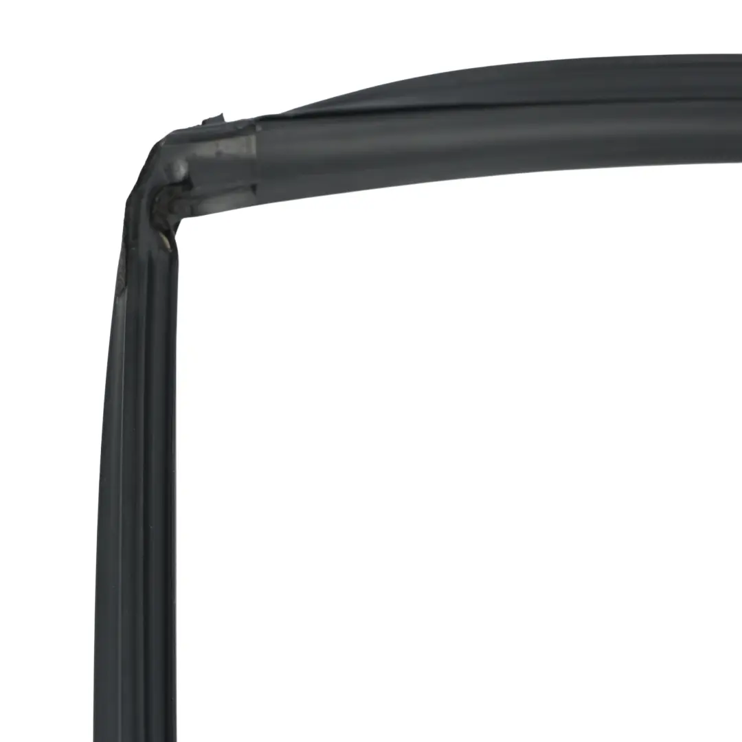 Front Door Seal Glass Run Channel Right O/S to Toyota Avensis T270 with Part number 6814105040 Toyota Avensis T270 Front Door Seal Glass Run Channel Right O/S - SKU 6814105040 - Part number 6814105040
