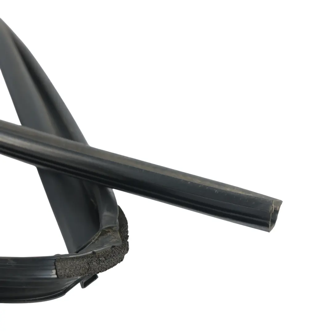 Toyota Yaris P9 5D Guía Cristal Puerta Delantera Derecha - SKU 681410D090 - Número de pieza 681410D090