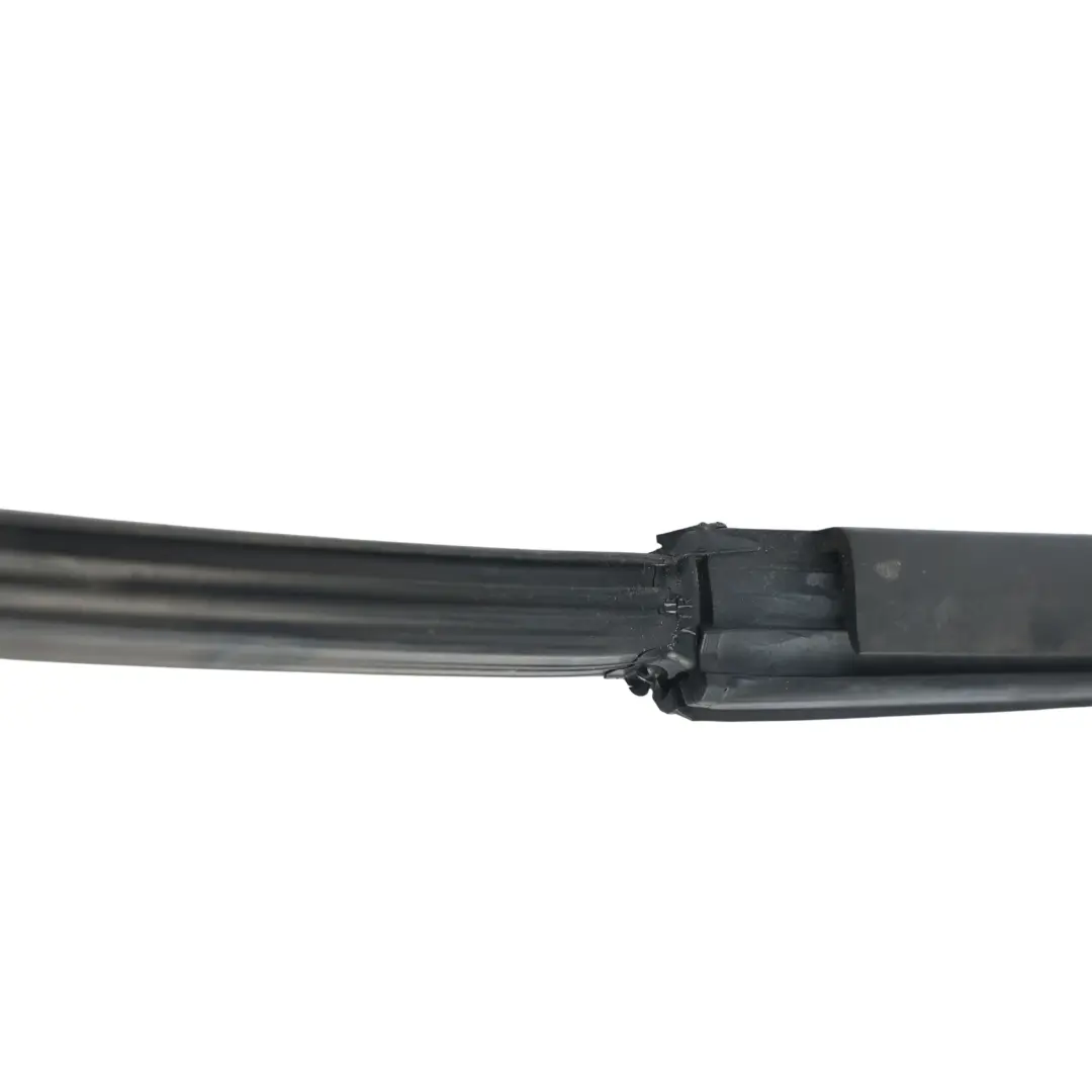Toyota Yaris P9 5D Uszczelka Prowadnica Szyby Drzwi Przód Prawa - SKU 681410D090 - Numer Części 681410D090