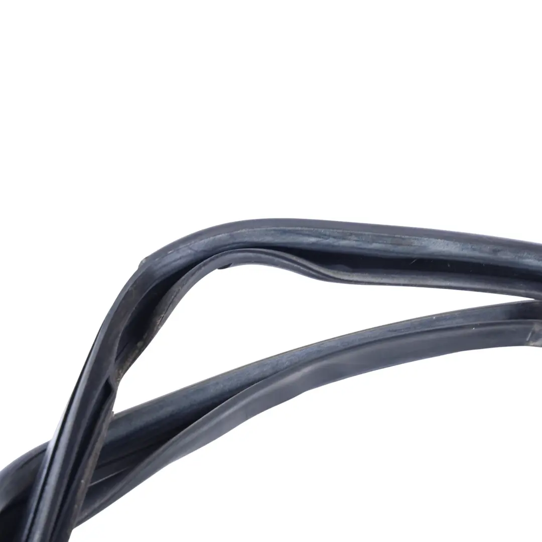 Joint Glissière Vitre Porte Avant Droite pour Toyota Aygo B1 à propos du numéro de pièce 681410H010 Toyota Aygo B1 Joint Glissière Vitre Porte Avant Droite - SKU 681410H010 - Numéro de pièce 681410H010