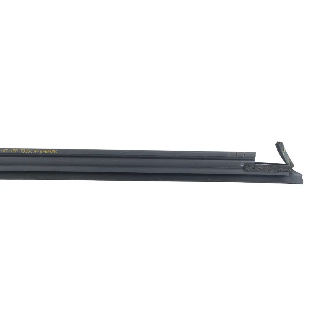 Door Window Inner Weatherstrip Right O/S to Toyota Avensis T270 Rear with Part number 6817305100 Toyota Avensis T270 Rear Door Window Inner Weatherstrip Right O/S - SKU 6817305100 - Part number 6817305100