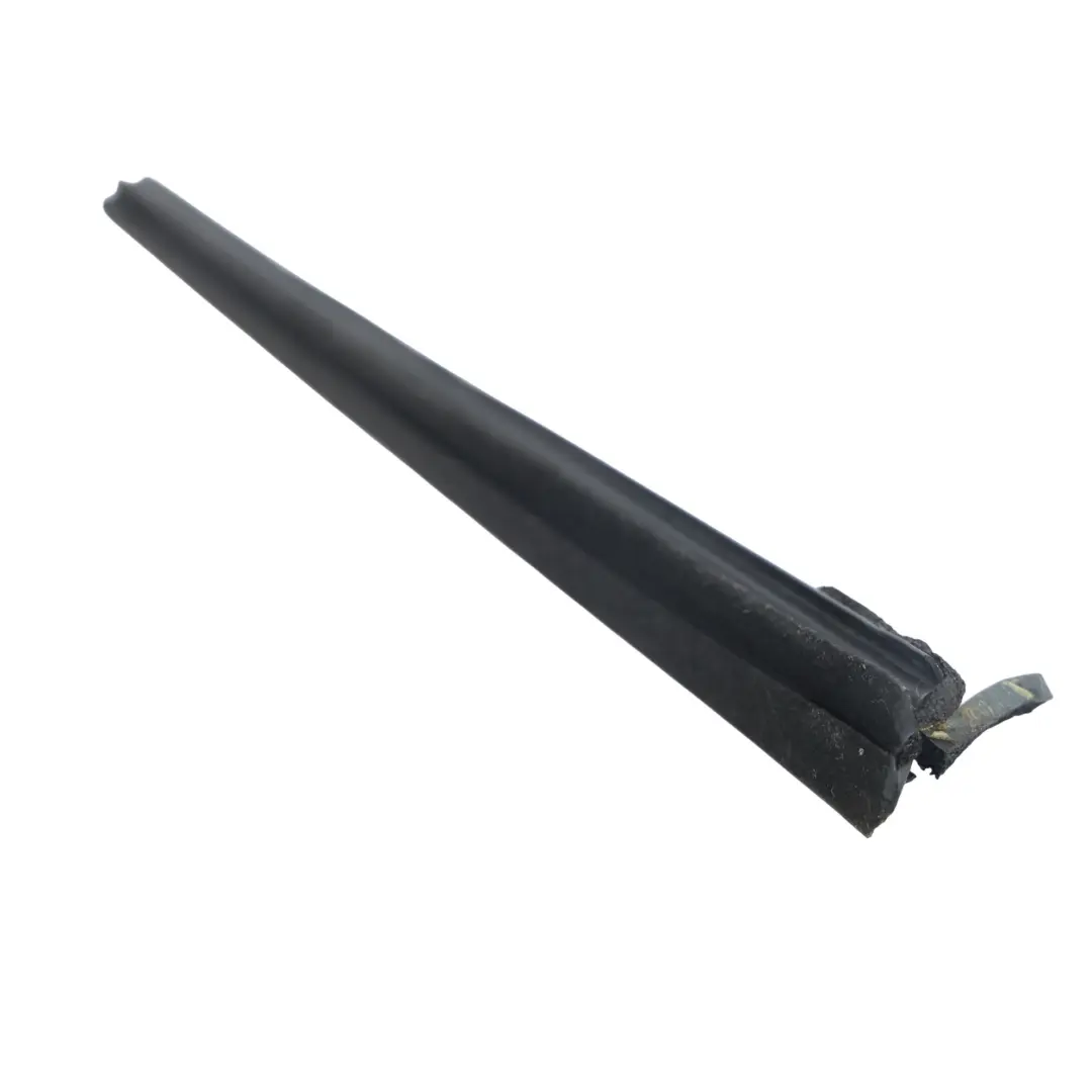 Joint Intérieur Vitre Porte Arrière Droite pour Toyota Avensis T270 à propos du numéro de pièce 6817305100 Toyota Avensis T270 Joint Intérieur Vitre Porte Arrière Droite - SKU 6817305100 - Numéro de pièce 6817305100
