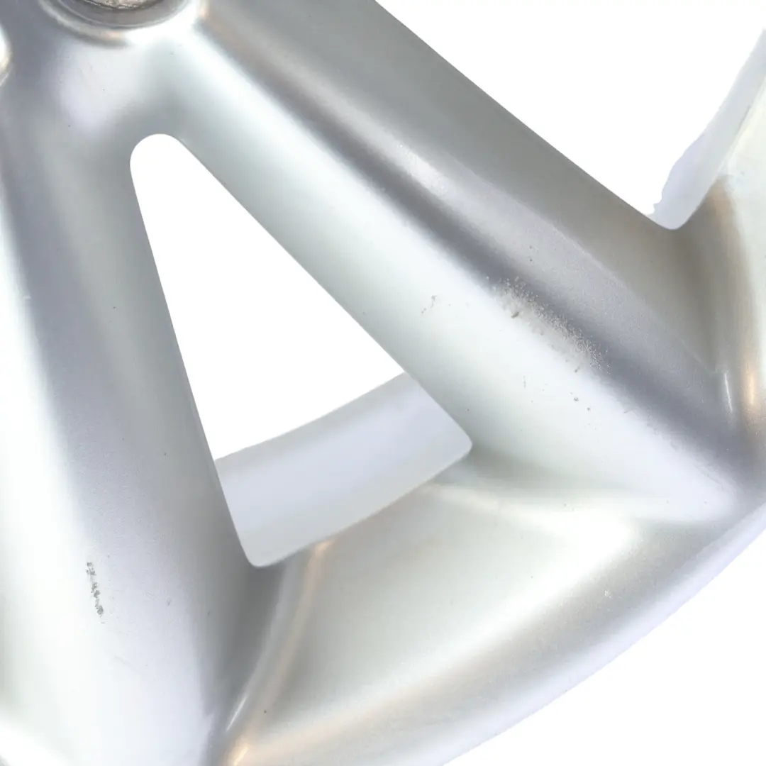 Felga Aluminiowa Srebrna 17" 7,5J ET:54 do Mini Clubman F54 o numerze 6856045 Mini Clubman F54 Felga Aluminiowa Srebrna 17" 7,5J ET:54 - SKU 6856045-2 - Numer Części 6856045