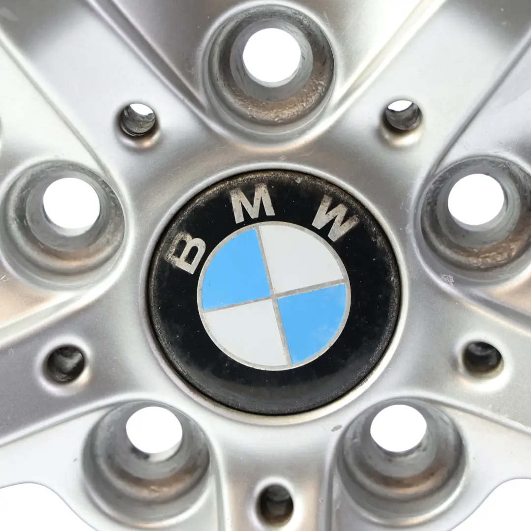 Llanta Aleacion Plateada 16" 7J ET:40 Star Spoke 654 para BMW F20 F21 F22 F23 con número de pieza 6866302 BMW F20 F21 F22 F23 Llanta Aleacion Plateada 16" 7J ET:40 Star Spoke 654 - SKU 6866302-SL2 - Número de pieza 6866302