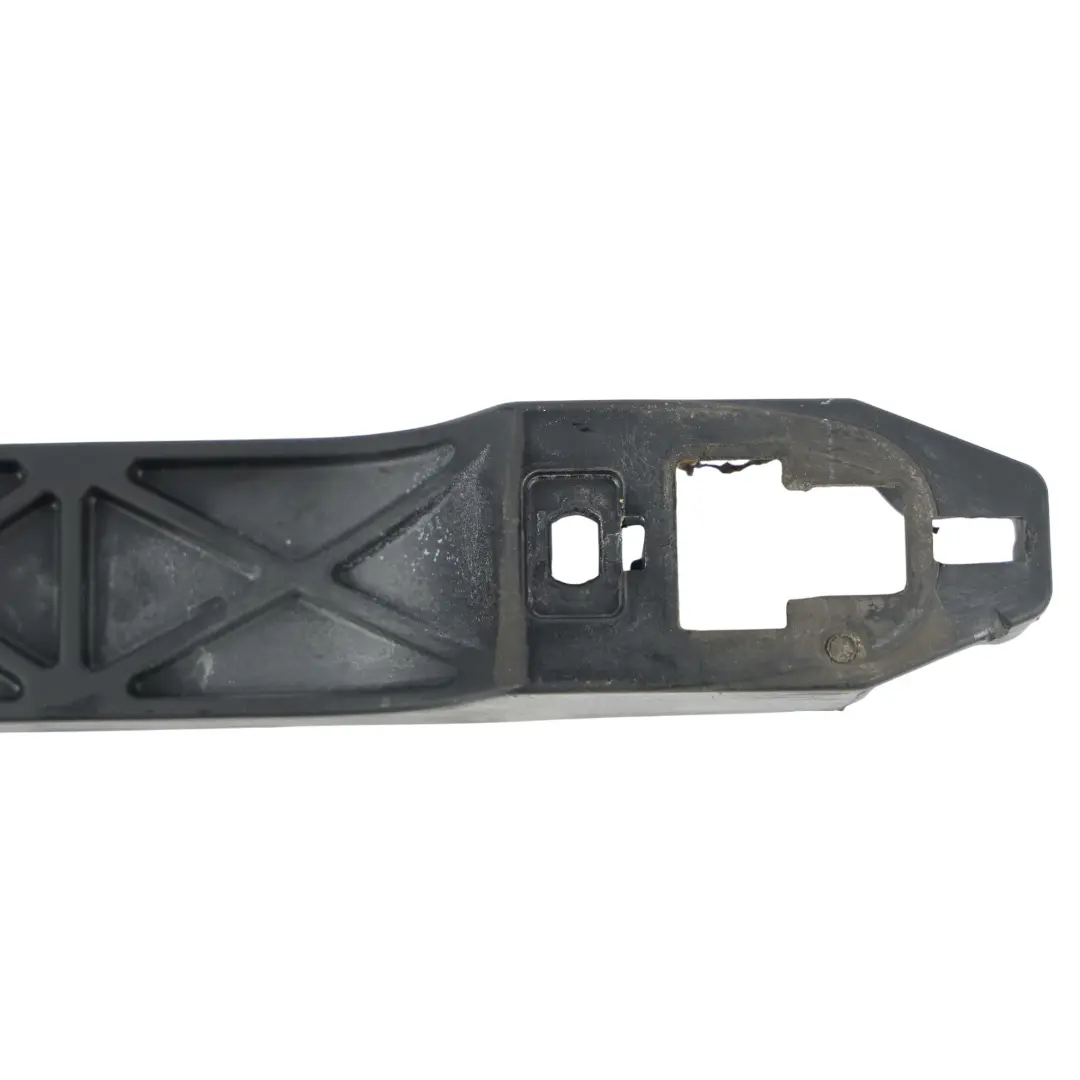 Toyota Yaris Mk2 Asa Puerta Trasera Soporte Marco Derecha 69203-0D030 - SKU 692030D030 - Número de pieza 692030D030
