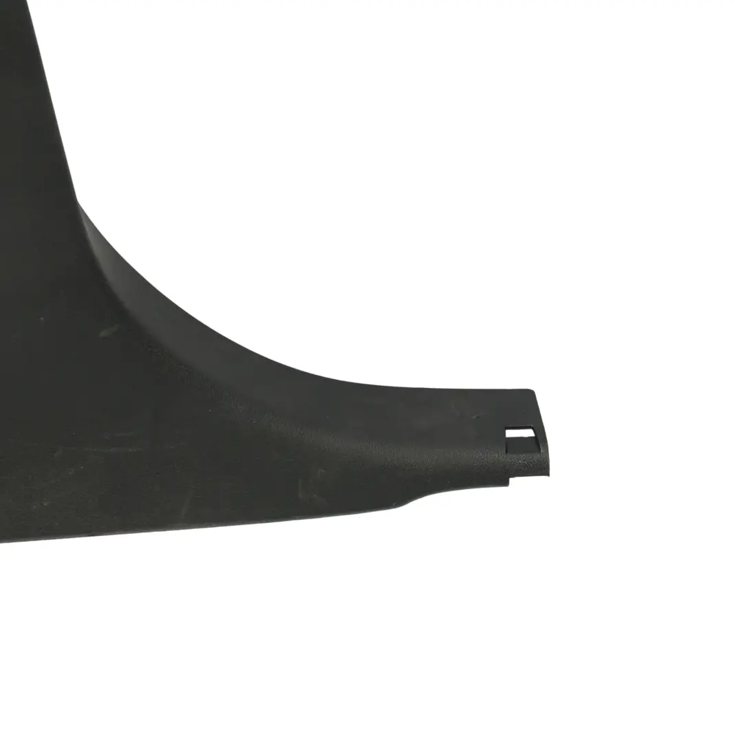 F74 Revestimiento Inferior Pilar B Izquierdo Negro para BMW F44 con número de pieza 6999471 BMW F44 F74 Revestimiento Inferior Pilar B Izquierdo Negro - SKU 6999471-1 - Número de pieza 6999471
