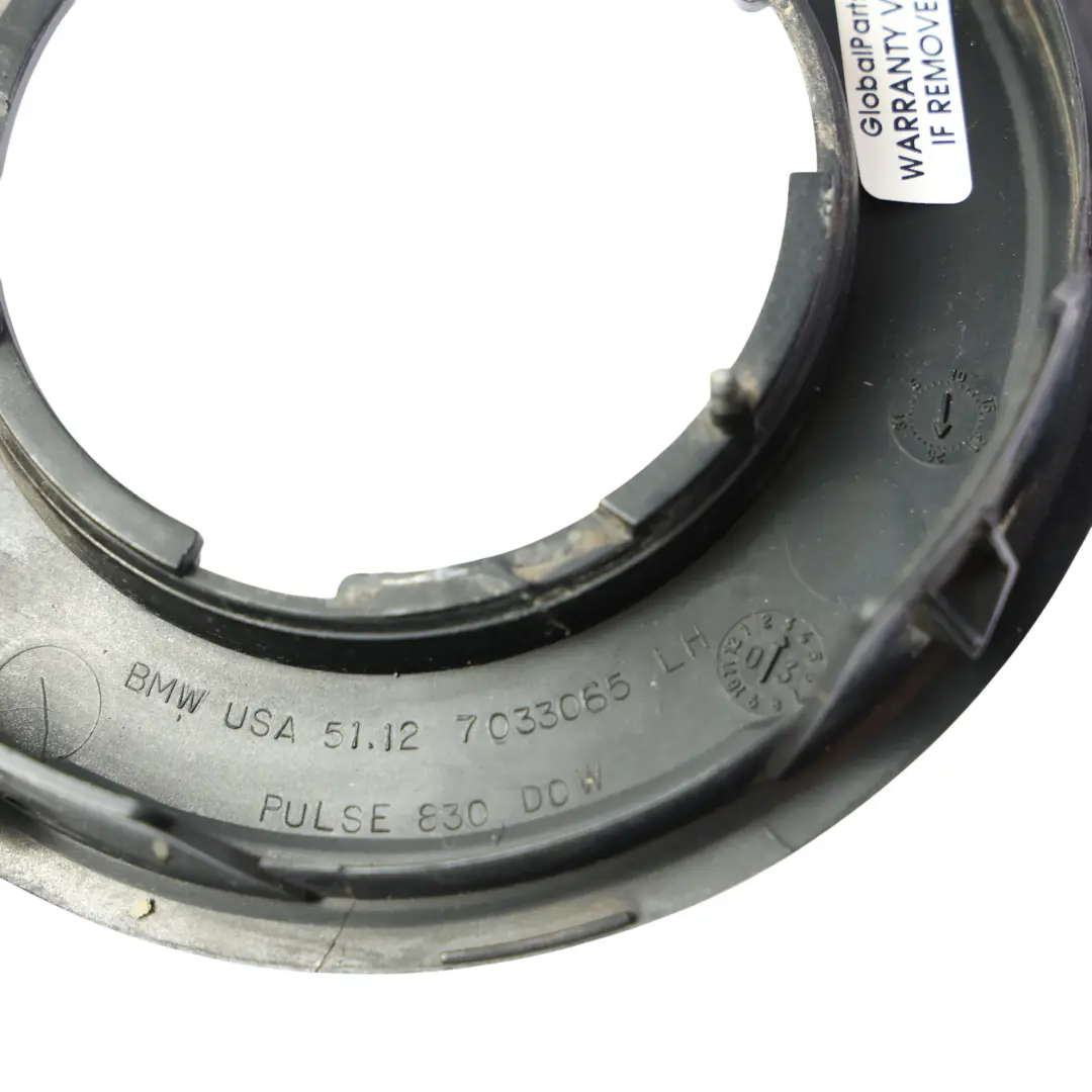 Cache Garniture Panneau Latéral Gauche Noir 2 - 668 pour BMW Z4 E85 à propos du numéro de pièce 7033065 BMW Z4 E85 Cache Garniture Panneau Latéral Gauche Noir 2 - 668 - SKU 7033065-SCH - Numéro de pièce 7033065