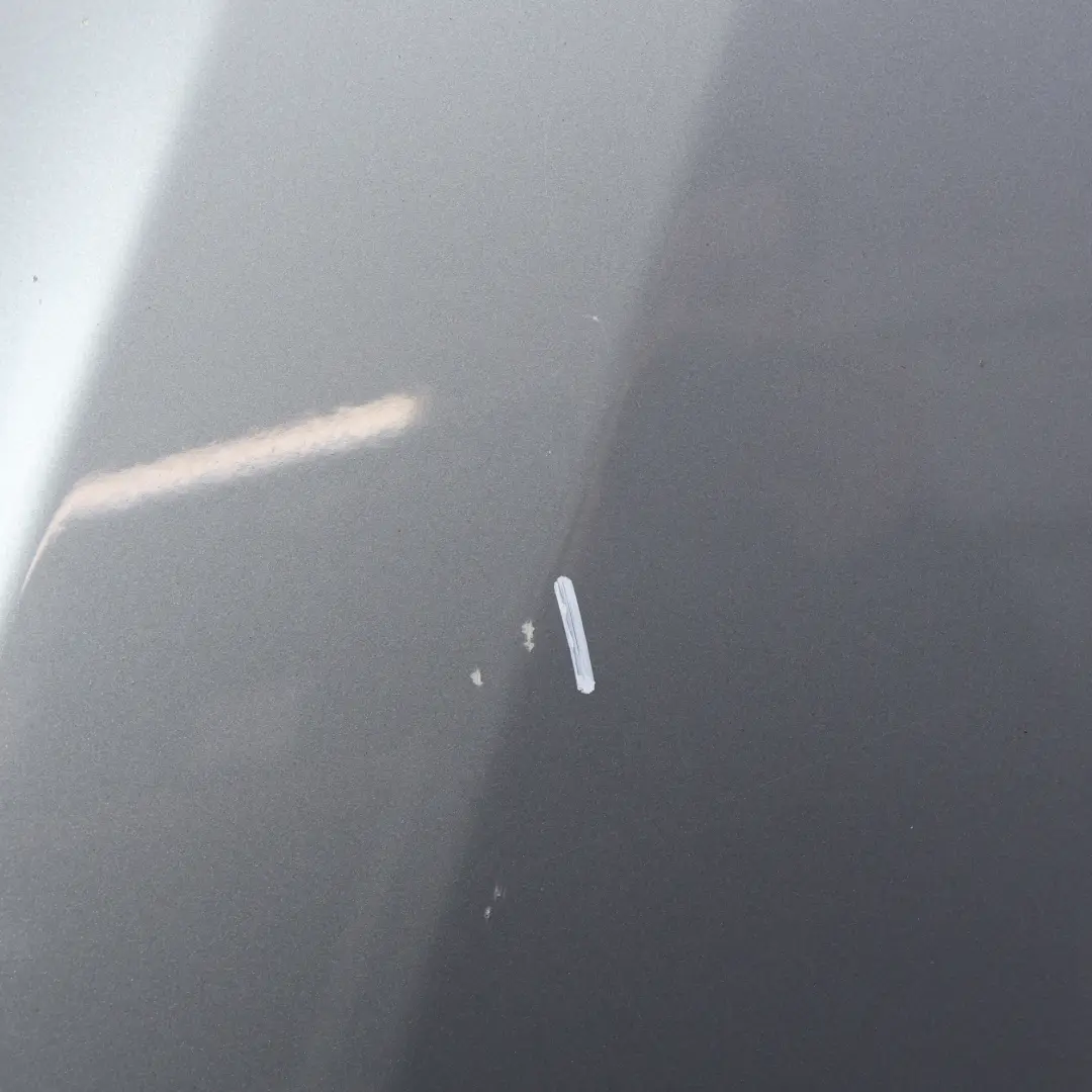 Maska Pokrywa Silnika Silbergrau Metalik A08 do BMW E60 E61 o numerze 7111385 BMW E60 E61 Maska Pokrywa Silnika Silbergrau Metalik A08 - SKU 7111385-SBG2 - Numer Części 7111385