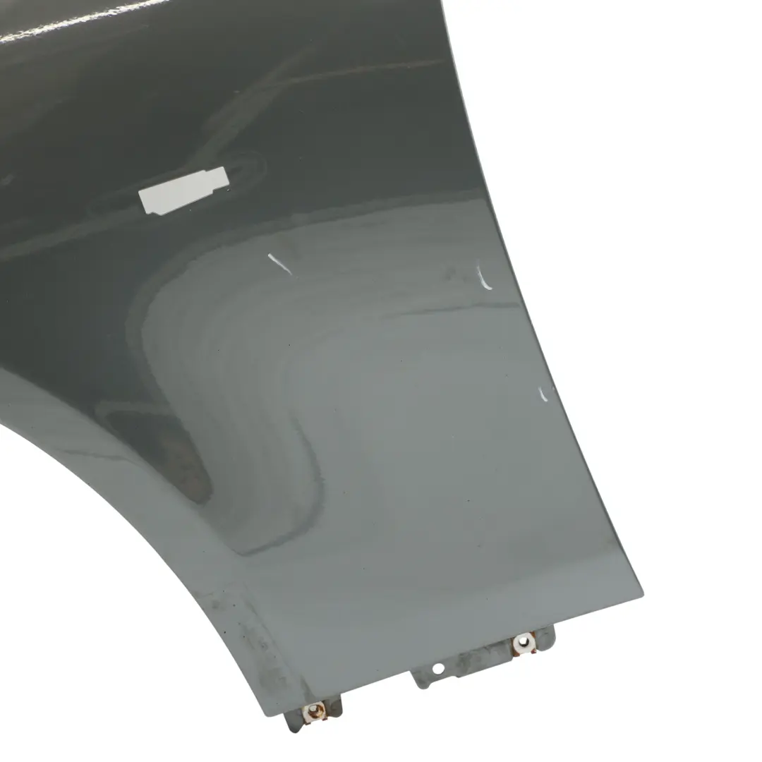 Guardabarros Delantero Izquierdo Gris Titanio A36 para BMW E60 E61 con número de pieza 7111429 BMW E60 E61 Guardabarros Delantero Izquierdo Gris Titanio A36 - SKU 7111429-TGR1 - Número de pieza 7111429
