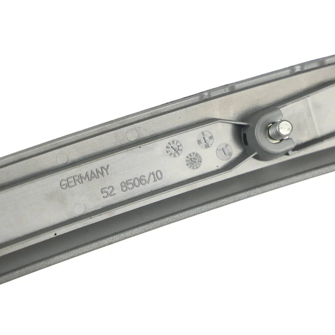 Moldura Puerta Trasera Derecha Arktis Metalizado A34 para BMW E90 E91 con número de pieza 7121478 BMW E90 E91 Moldura Puerta Trasera Derecha Arktis Metalizado A34 - SKU 7121478-AM - Número de pieza 7121478