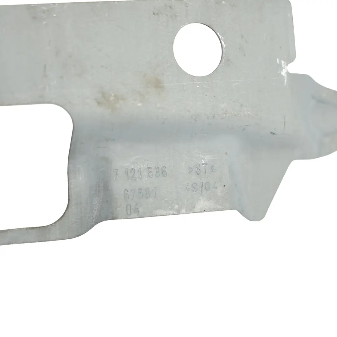 Metalowa Osłona Dolna Wspornika Kolumny Kierownicy do BMW E64 E60 E61 o numerze 7121536 BMW E64 E60 E61 Metalowa Osłona Dolna Wspornika Kolumny Kierownicy - SKU 7121536 - Numer Części 7121536
