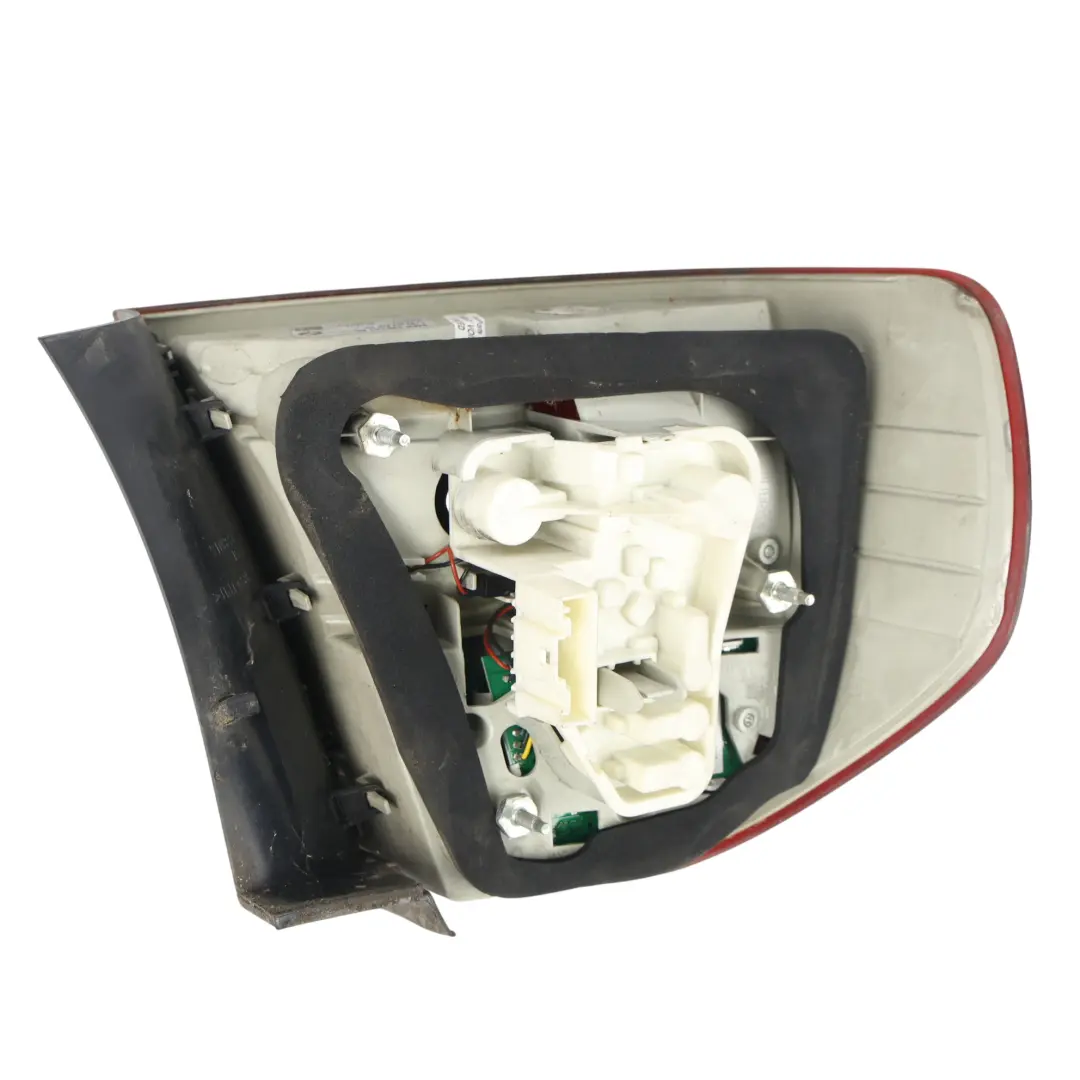 Feu Arrière Panneau Latéral Droit pour BMW E90 LCI à propos du numéro de pièce 7289426 BMW E90 LCI Feu Arrière Panneau Latéral Droit - SKU 7289426-3 - Numéro de pièce 7289426