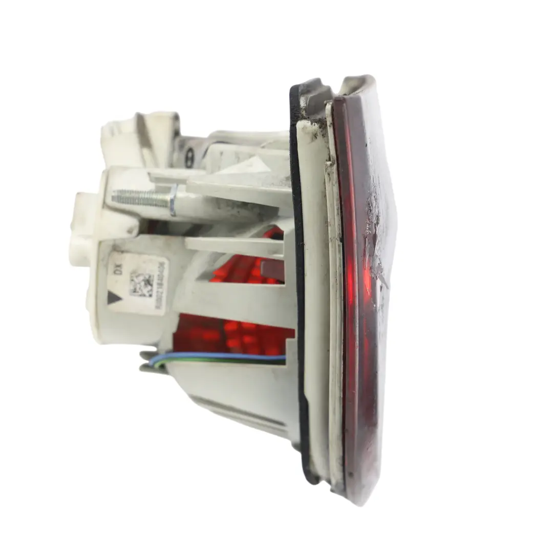 Lampa Tylna W Klapę Prawa do BMW E90 LCI o numerze 7289428 BMW E90 LCI Lampa Tylna W Klapę Prawa - SKU 7289428-1 - Numer Części 7289428