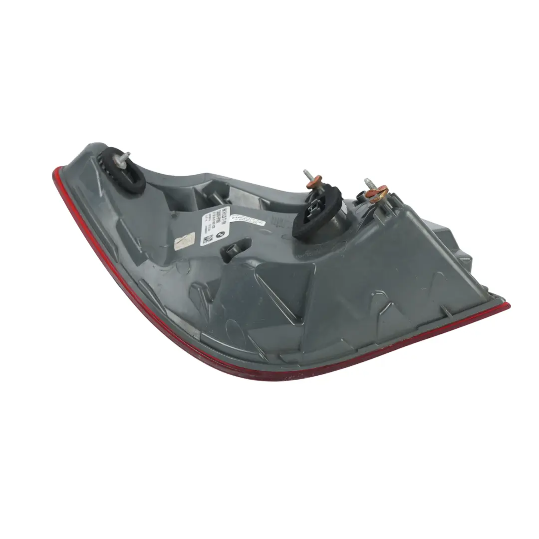 BMW F01 F02 LCI Lampa Tylna W Błotniku Prawa - SKU 7300268-1 - Numer Części 7300268