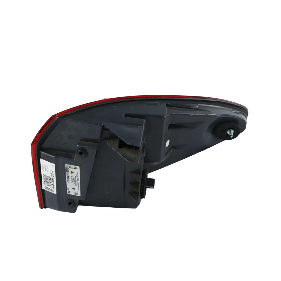 Piloto Trasero Exterior Panel Lateral Izquierdo para BMW F07 GT LCI con número de pieza 7306165 BMW F07 GT LCI Piloto Trasero Exterior Panel Lateral Izquierdo - SKU 7306165 - Número de pieza 7306165