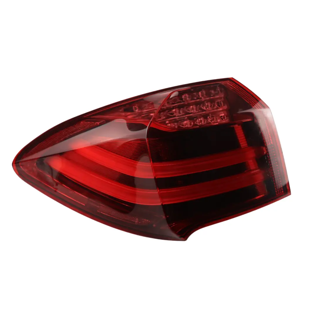 Piloto Trasero Exterior Panel Lateral Izquierdo para BMW F07 GT LCI con número de pieza 7306165 BMW F07 GT LCI Piloto Trasero Exterior Panel Lateral Izquierdo - SKU 7306165 - Número de pieza 7306165