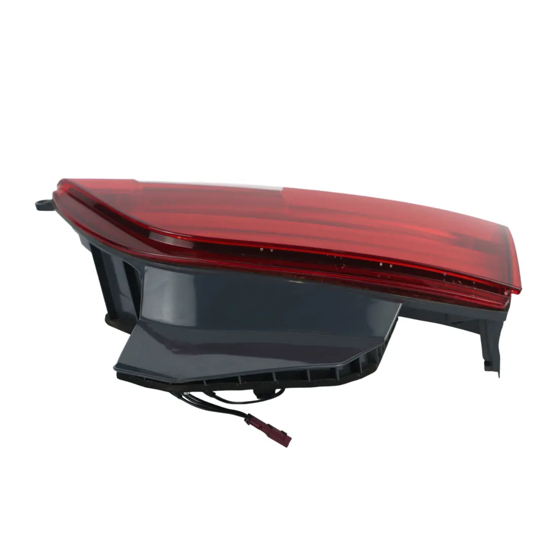 Feu Arrière Intérieur Droit pour BMW F07 GT à propos du numéro de pièce 7306168 BMW F07 GT Feu Arrière Intérieur Droit - SKU 7306168 - Numéro de pièce 7306168