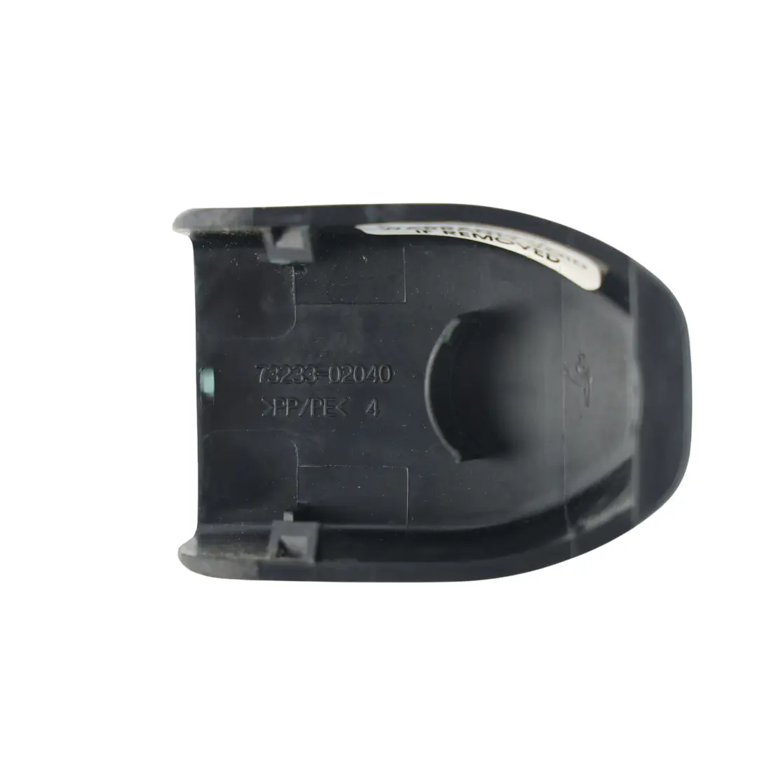 Tapa Cinturón Asiento Trasero Negro 7323302040 para Toyota Avensis T270 con número de pieza 7323302040C0 Toyota Avensis T270 Tapa Cinturón Asiento Trasero Negro 7323302040 - SKU 7323302040C0 - Número de pieza 7323302040C0