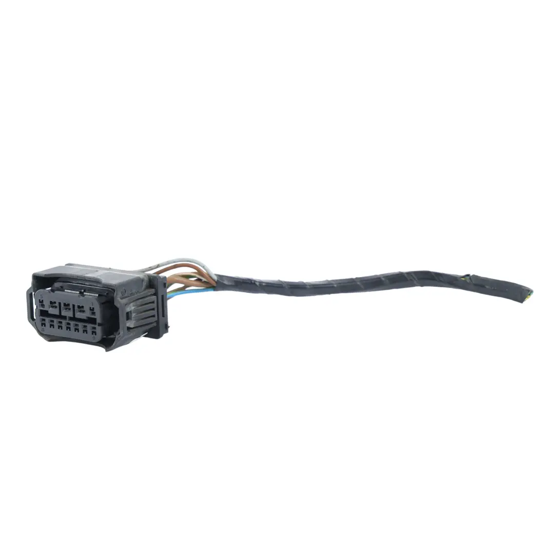 Przedni Lewy Adapter Wiązki Reflektora Bi-Xenon do BMW F30 F31 o numerze 7338703 BMW F30 F31 Przedni Lewy Adapter Wiązki Reflektora Bi-Xenon - SKU 7338703-1 - Numer Części 7338703