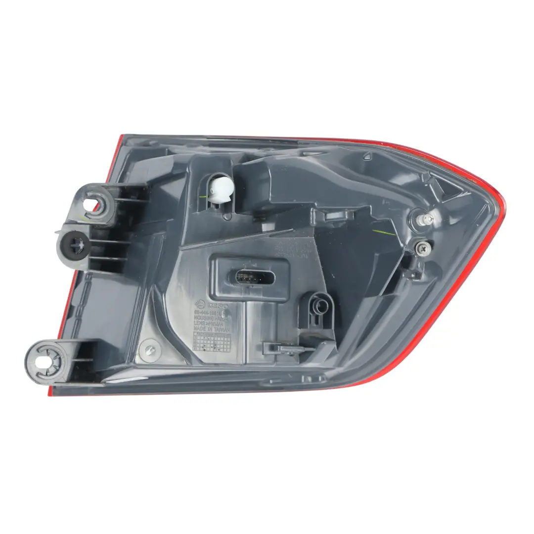 BMW F30 F80 M3 LCI Feu Arrière Panneau Latéral Gauche DEPO 7369117 - SKU 7369117-DEPO - Numéro de pièce 7369117-DEPO
