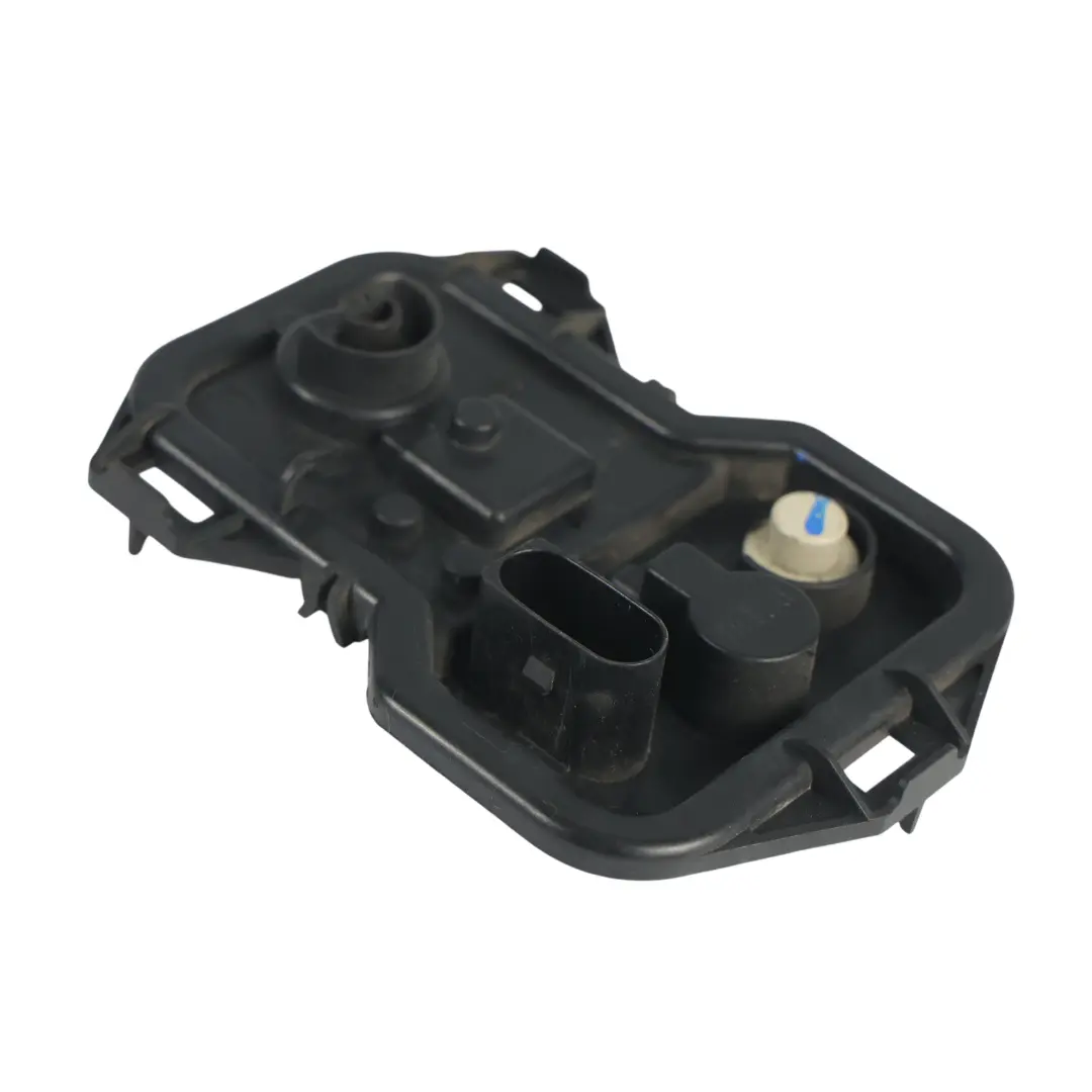 Support Douille Ampoule Feu Arrière Gauche Droite pour BMW F30 à propos du numéro de pièce 7390231 BMW F30 Support Douille Ampoule Feu Arrière Gauche Droite - SKU 7390231 - Numéro de pièce 7390231
