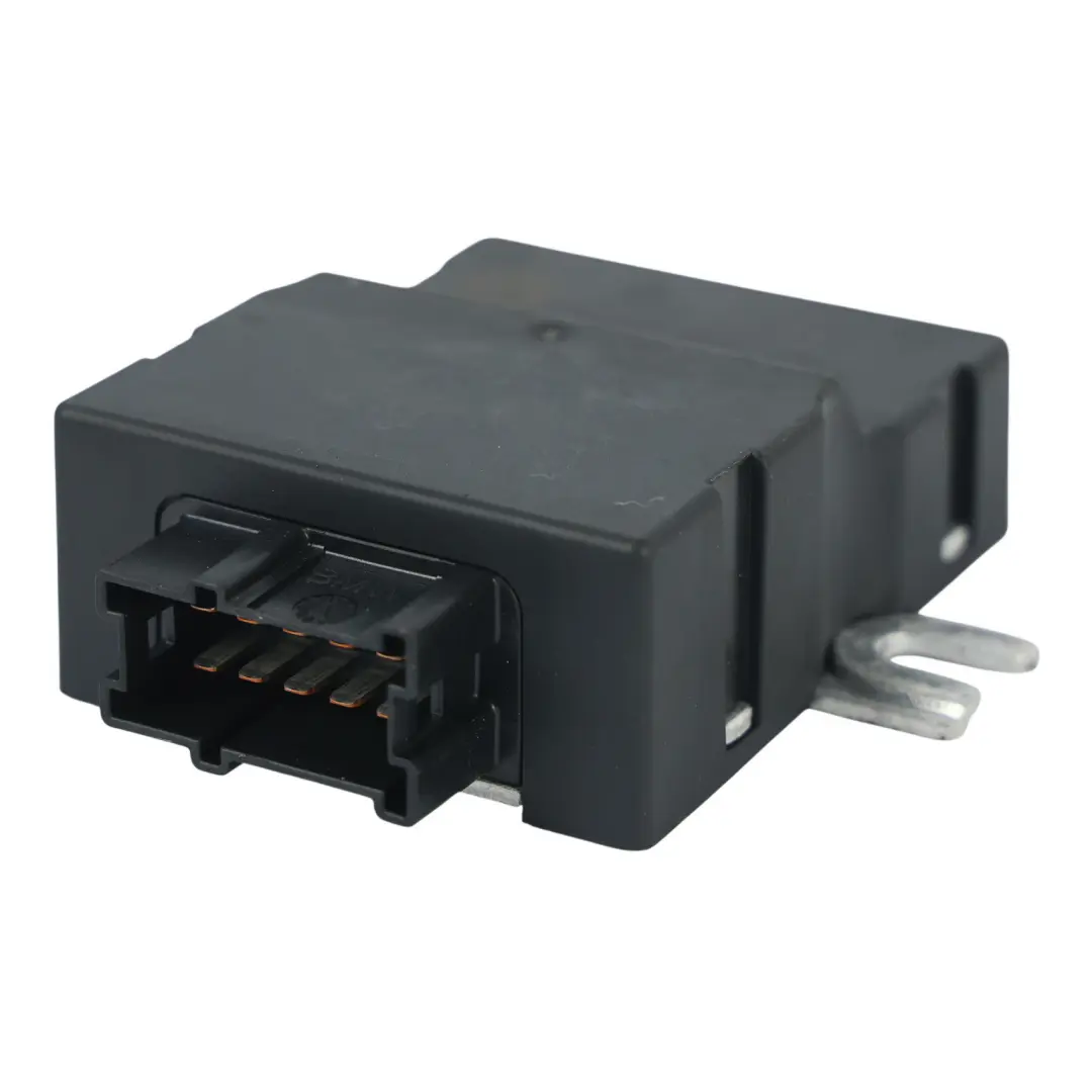 Pump Module Control Unit ECU to BMW F20 F21 F30 F31 Fuel with Part number 7404880 BMW F20 F21 F30 F31 Fuel Pump Module Control Unit ECU - SKU 7404880-1 - Part number 7404880