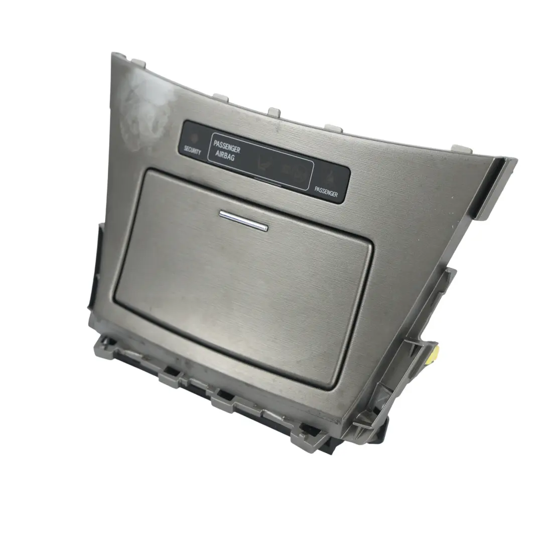 Cendrier Console Centrale Arrière Noir pour Toyota Avensis T270 à propos du numéro de pièce 7413005030C0 Toyota Avensis T270 Cendrier Console Centrale Arrière Noir - SKU 7413005030C0 - Numéro de pièce 7413005030C0