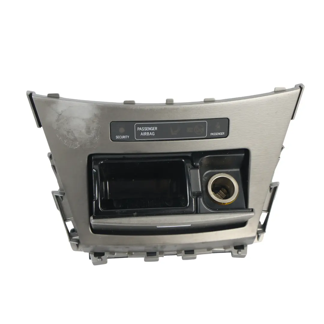 Cenicero Consola Central Trasera Negro para Toyota Avensis T270 con número de pieza 7413005030C0 Toyota Avensis T270 Cenicero Consola Central Trasera Negro - SKU 7413005030C0 - Número de pieza 7413005030C0