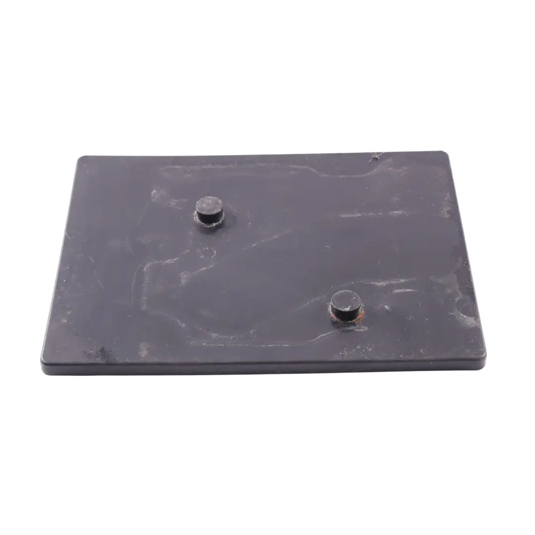 Osłona Tacki Akumulatora Panel Wykończeniowy do Toyota Yaris P9 2 o numerze 744310D110 Toyota Yaris P9 2 Osłona Tacki Akumulatora Panel Wykończeniowy - SKU 744310D110 - Numer Części 744310D110
