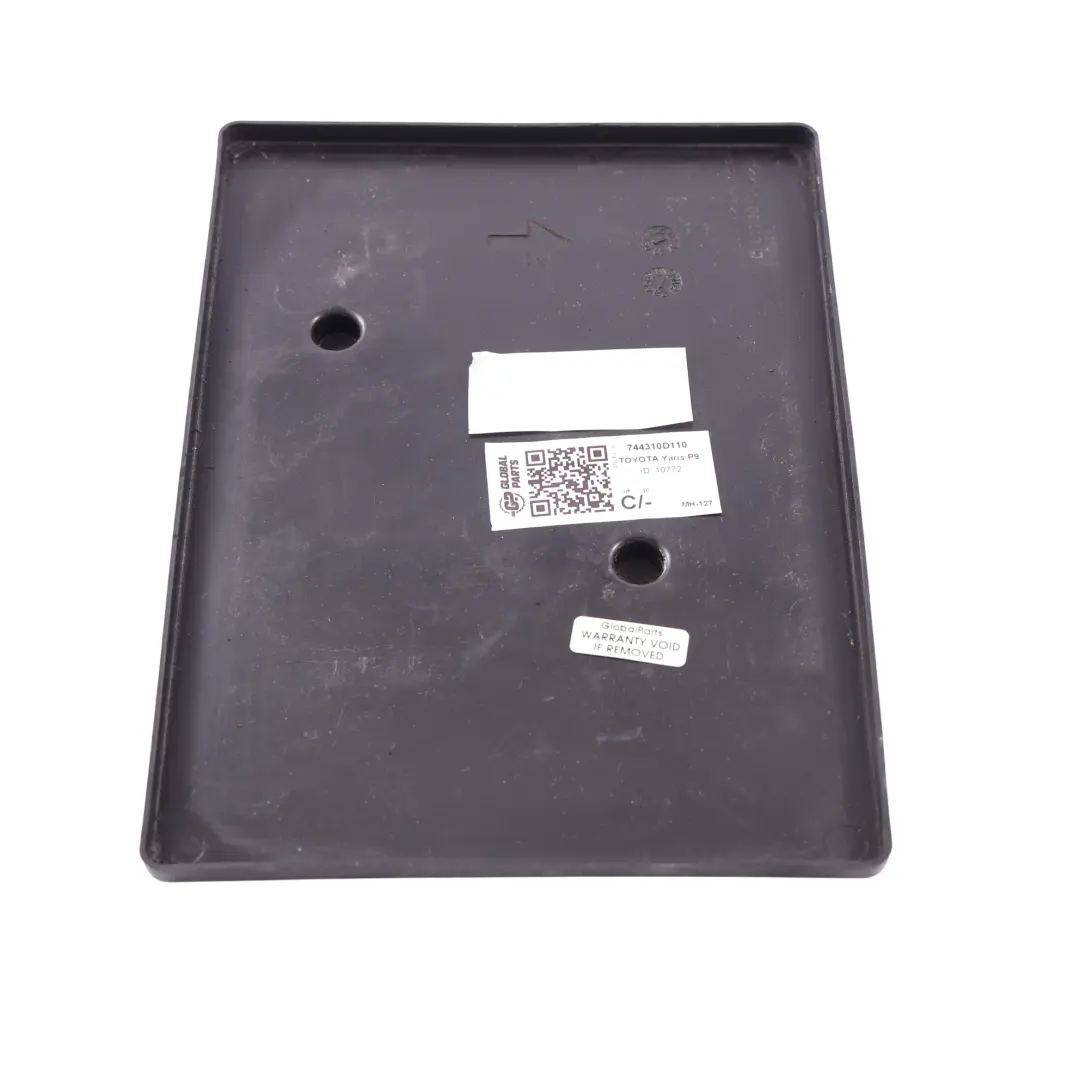 Osłona Tacki Akumulatora Panel Wykończeniowy do Toyota Yaris P9 2 o numerze 744310D110 Toyota Yaris P9 2 Osłona Tacki Akumulatora Panel Wykończeniowy - SKU 744310D110 - Numer Części 744310D110