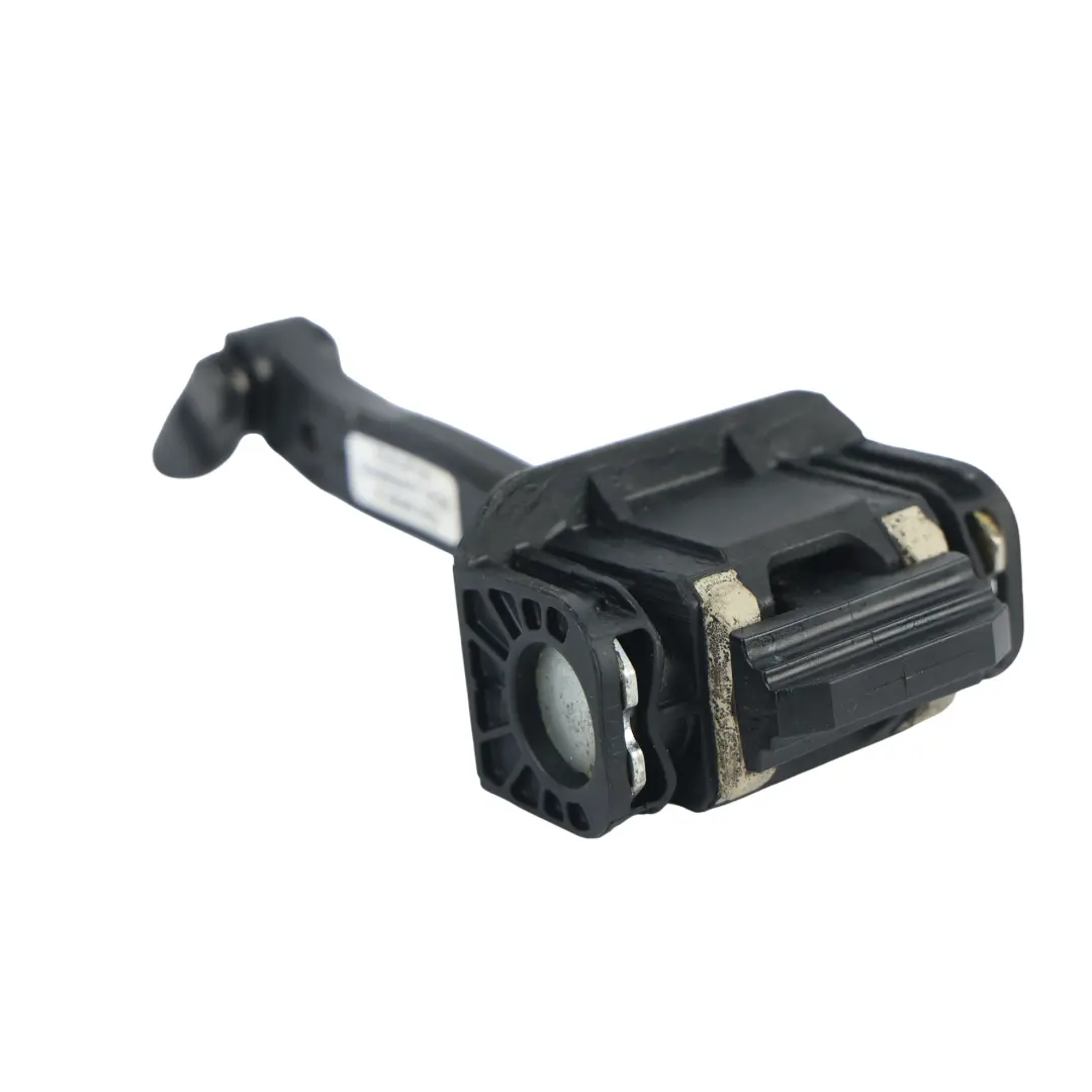 Retenedor Puerta Delantera Derecha para BMW F20 LCI con número de pieza 7446716 BMW F20 LCI Retenedor Puerta Delantera Derecha - SKU 7446716 - Número de pieza 7446716