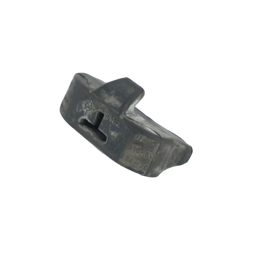 Supporto Gomma Radiatore 17117542516 7542516 per BMW 5 E60 E61 E63 E64 LCI con numero di parte 7542156 BMW 5 E60 E61 E63 E64 LCI Supporto Gomma Radiatore 17117542516 7542516 - SKU 7542156 - Numero di parte 7542156