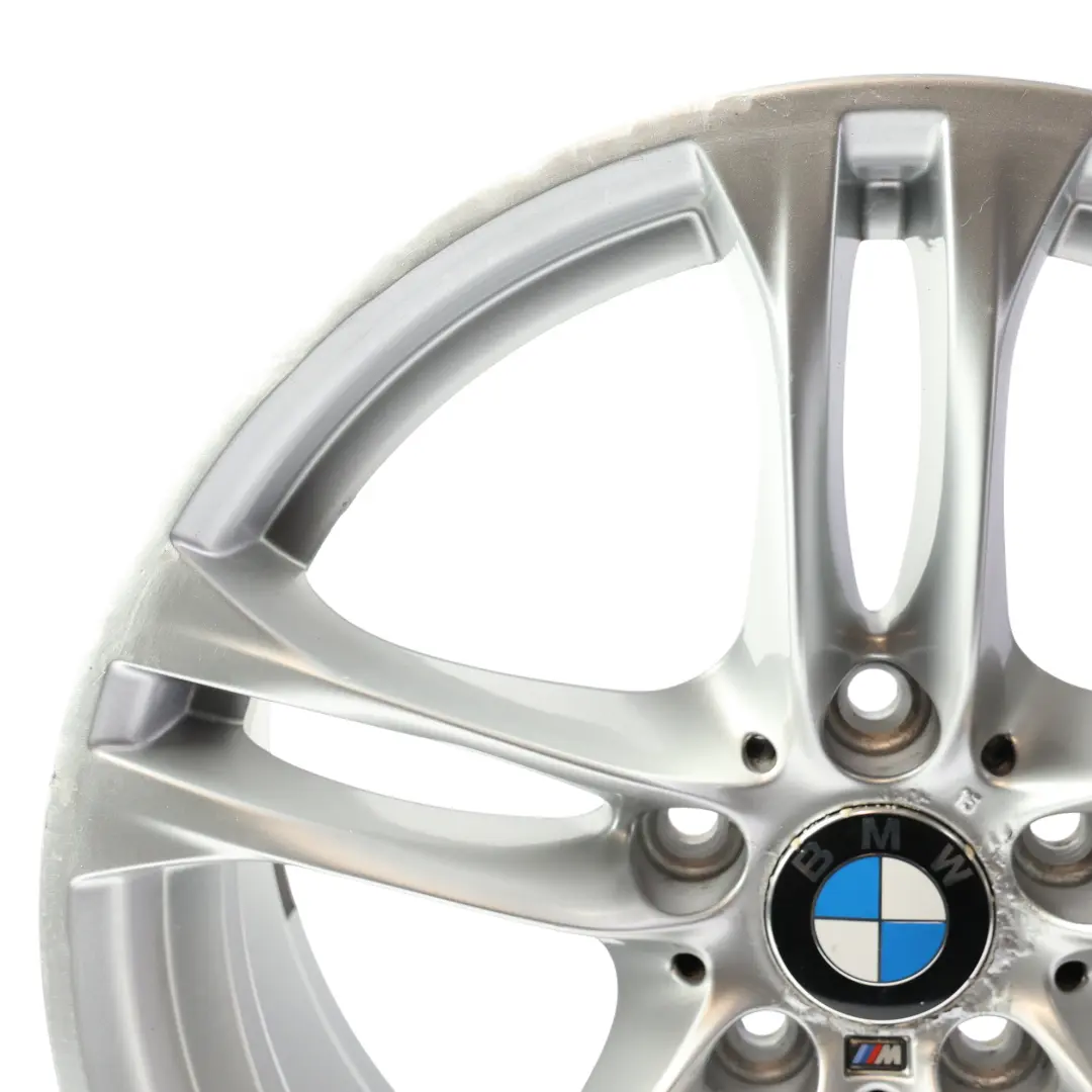 Cerchio in Lega 18" 8J ET:30 M Doppia Razza 613 per BMW F10 F11 F06 F12 F13 con numero di parte 7848572 BMW F10 F11 F06 F12 F13 Cerchio in Lega 18" 8J ET:30 M Doppia Razza 613 - SKU 7848572-SL3 - Numero di parte 7848572