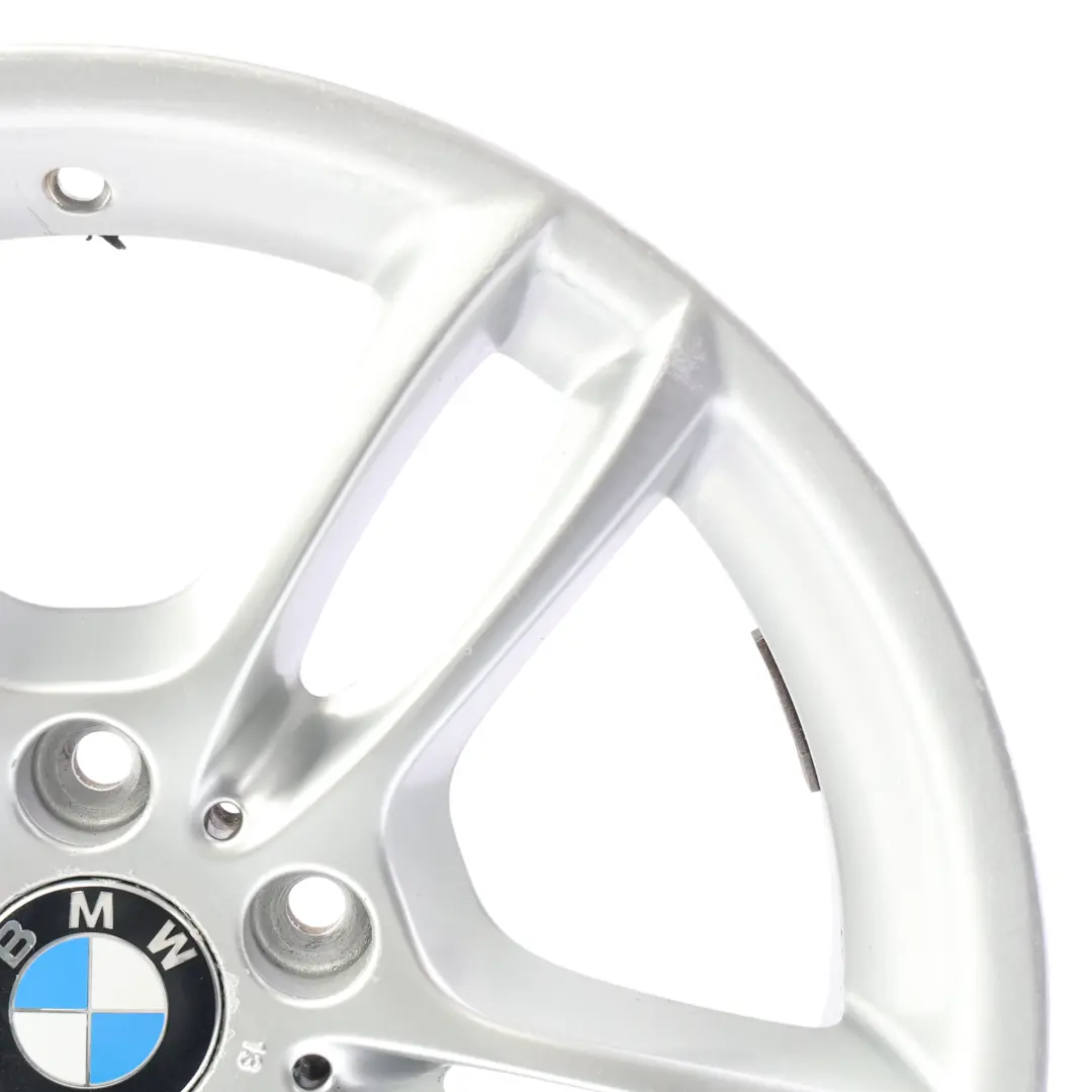 Llanta De Aleacion Delantera Plateada 18" M Doble Radio 261 7,5J para BMW E87 con número de pieza 7891050 BMW E87 Llanta De Aleacion Delantera Plateada 18" M Doble Radio 261 7,5J - SKU 7891050-SL1 - Número de pieza 7891050