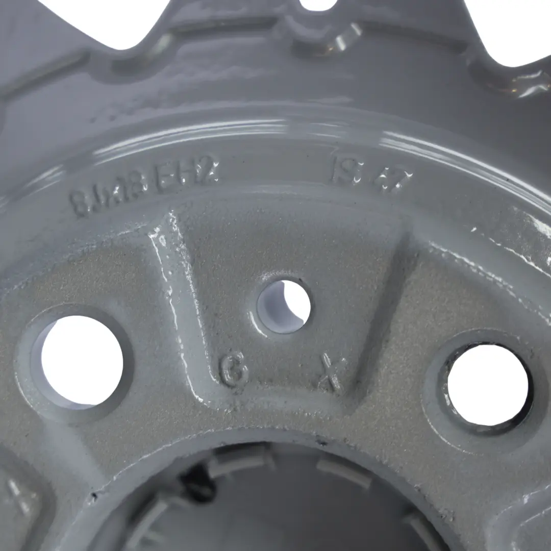 Llanta Aleación Delantera Plateada 18" 8J ET:47 M Radio Doble 135 para BMW E46 Z4 E85 con número de pieza 7896470 BMW E46 Z4 E85 Llanta Aleación Delantera Plateada 18" 8J ET:47 M Radio Doble 135 - SKU 7896470 - Número de pieza 7896470