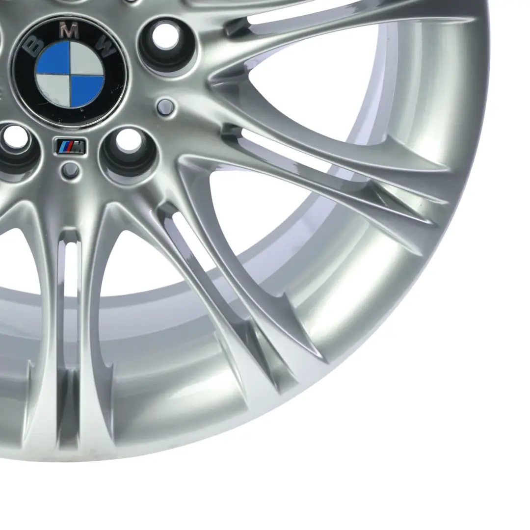 Llanta Aleación Trasera Plateada 18" 8,5J ET:50 M Doble Radio 135 para BMW E46 Z4 E85 con número de pieza 7896490 BMW E46 Z4 E85 Llanta Aleación Trasera Plateada 18" 8,5J ET:50 M Doble Radio 135 - SKU 7896490 - Número de pieza 7896490