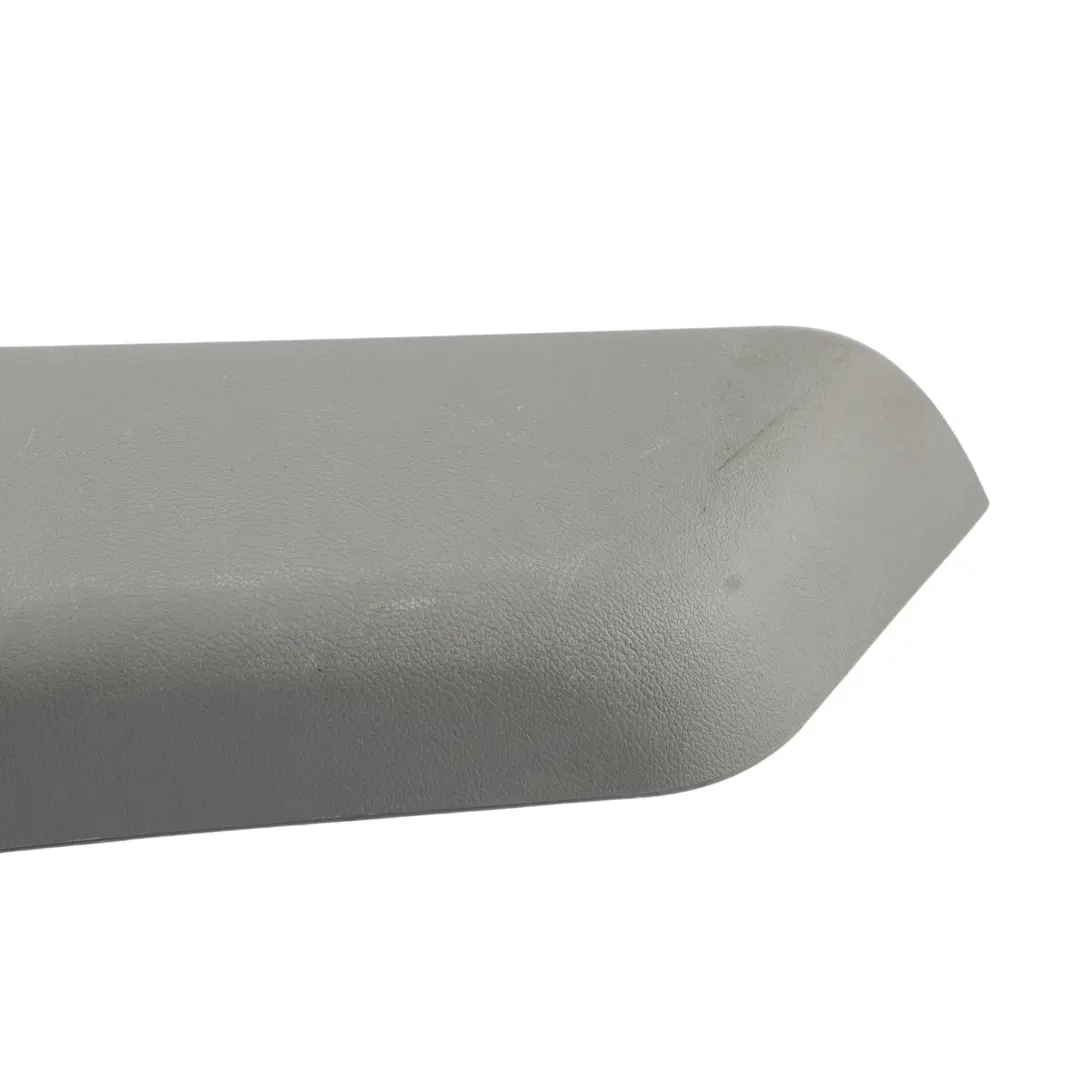 Osłona Panelu Fotela Przedniego Prawa do Volkswagen Transporter T5 o numerze 7H0881578D Volkswagen Transporter T5 Osłona Panelu Fotela Przedniego Prawa - SKU 7H0881578D - Numer Części 7H0881578D