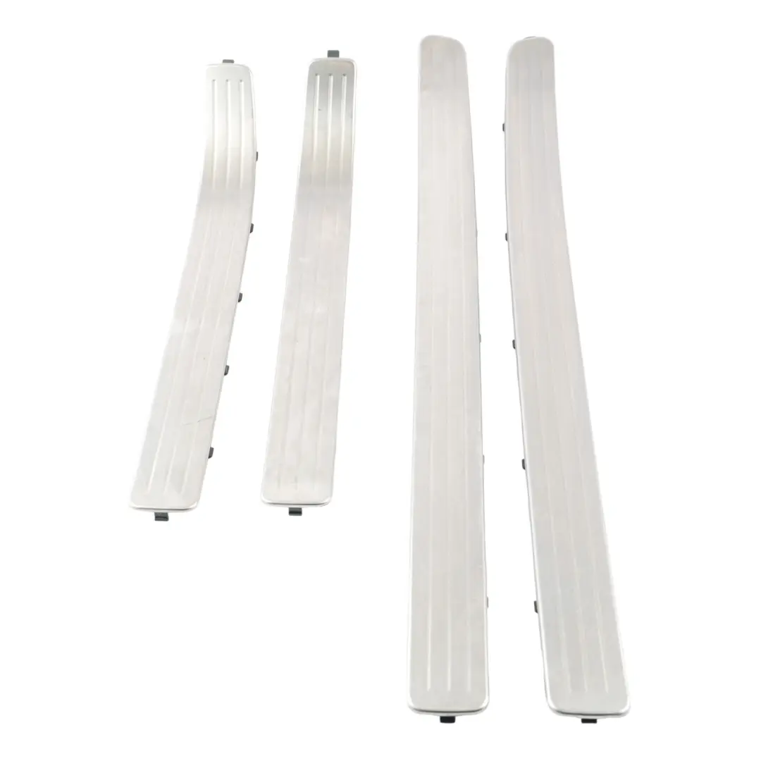 Battitacco Porta Anteriore Posteriore Set Cromato per Porsche Cayenne 955 con numero di parte 7L0853655C Porsche Cayenne 955 Battitacco Porta Anteriore Posteriore Set Cromato - SKU 7L0853655C - Numero di parte 7L0853655C