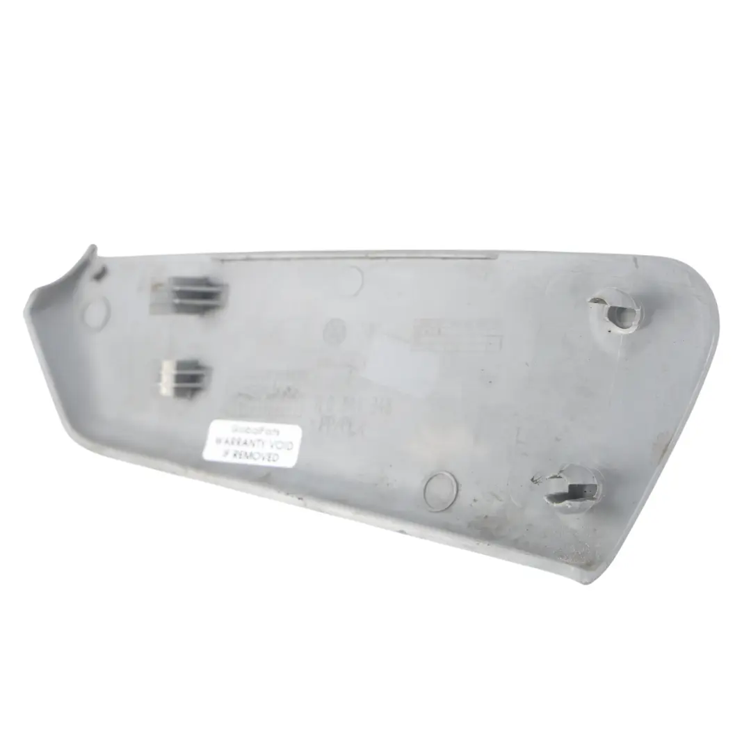 Osłona Prowadnicy Pasa Przód Prawy do Porsche Cayenne 9PA o numerze 7L0881348 Porsche Cayenne 9PA Osłona Prowadnicy Pasa Przód Prawy - SKU 7L0881348-1 - Numer Części 7L0881348