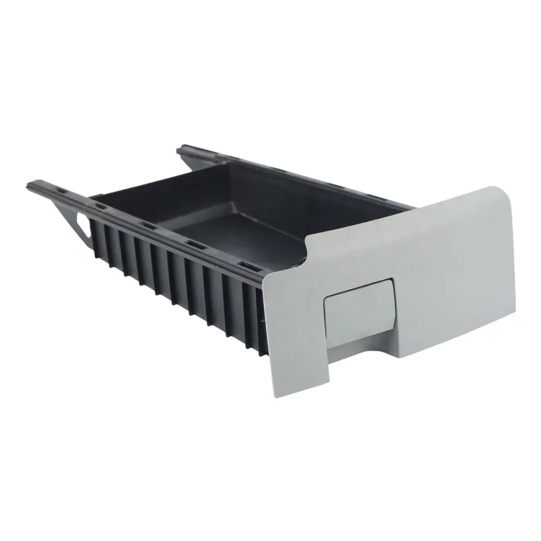 Porsche Cayenne 9PA Staufach Unter Sitz Vorne Rechts - SKU 7L0882602 - Numéro de pièce 7L0882602