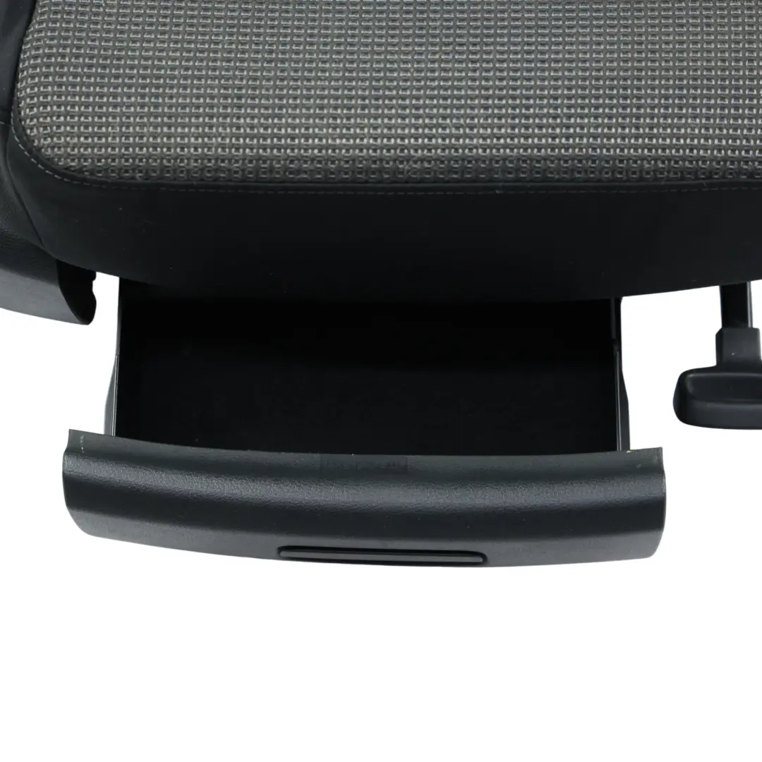 7N Sedile Anteriore Interno Elettrico Destro Tessuto Nero per Volkswagen Sharan con numero di parte 7N0881806AA Volkswagen Sharan 7N Sedile Anteriore Interno Elettrico Destro Tessuto Nero - SKU 7N0881806AA-1 - Numero di parte 7N0881806AA