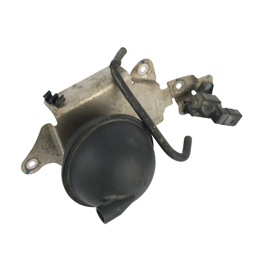 VW Volkswagen Touareg 7P Engine Retaining Plate Mount Bracket Holder - SKU 7P0199253 - Part number 7P0199253